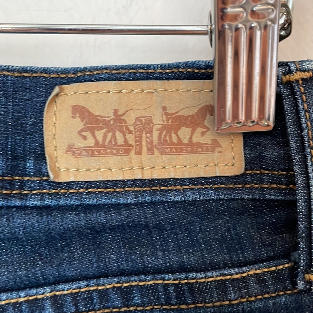 Levi Jeans 512 Bootcut Perfectly Slimming Stretch Size 6L Dark Wash 28x34 - Picture 9 of 13